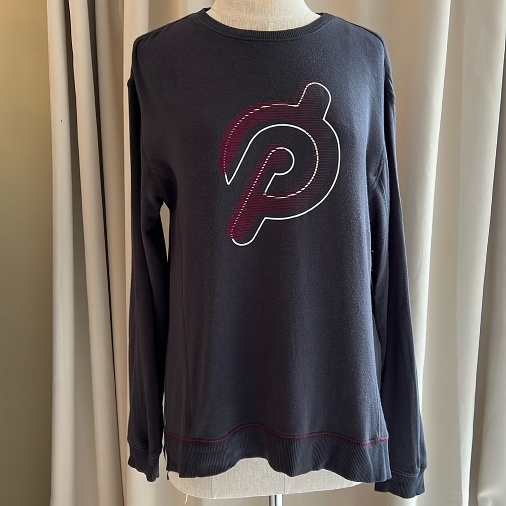 Super soft Peloton pullover sweatshirt, and excellent used condition size small